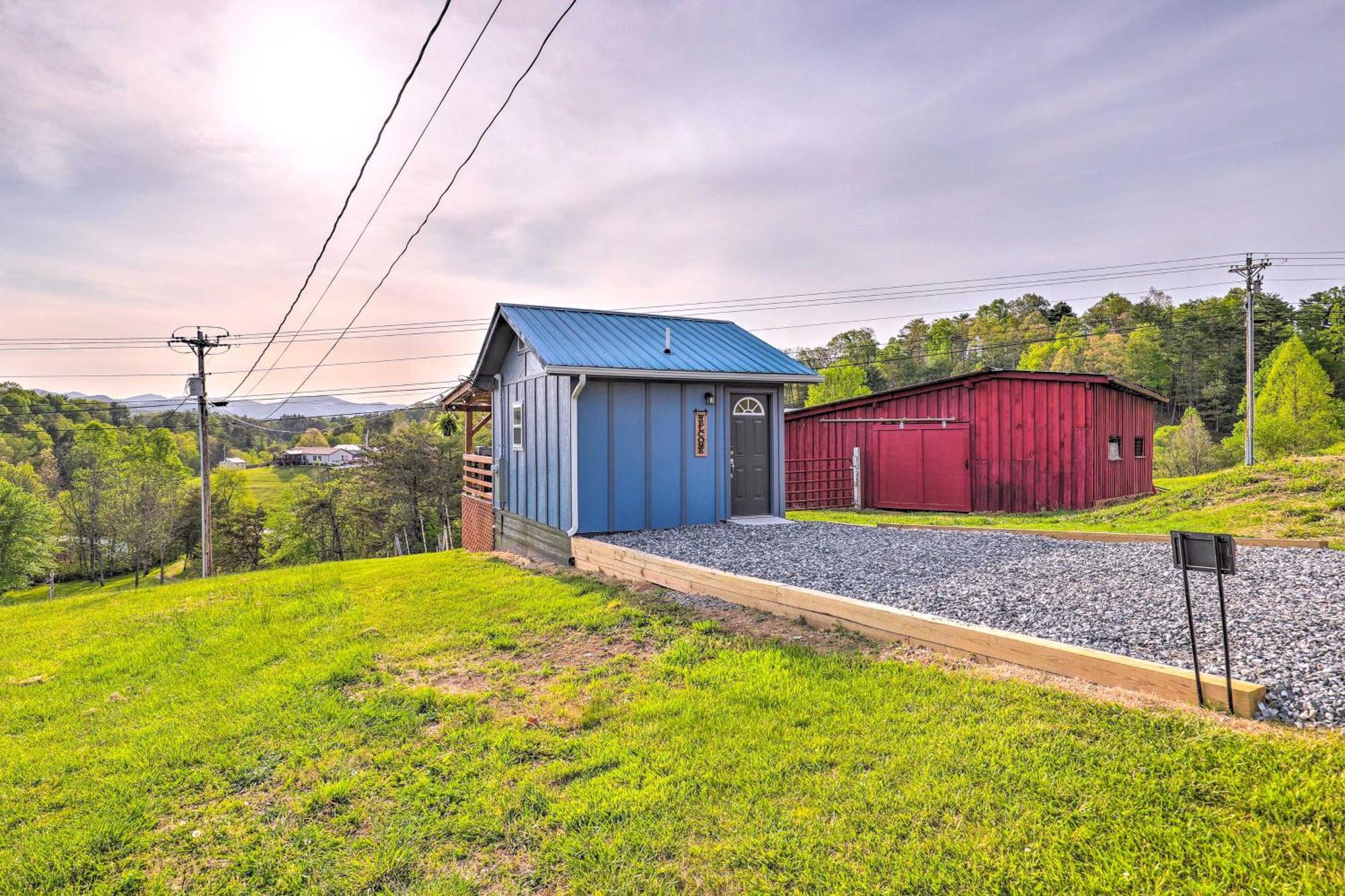 Marshall Studio With Loft, Hot Tub And Views! Eksteriør billede