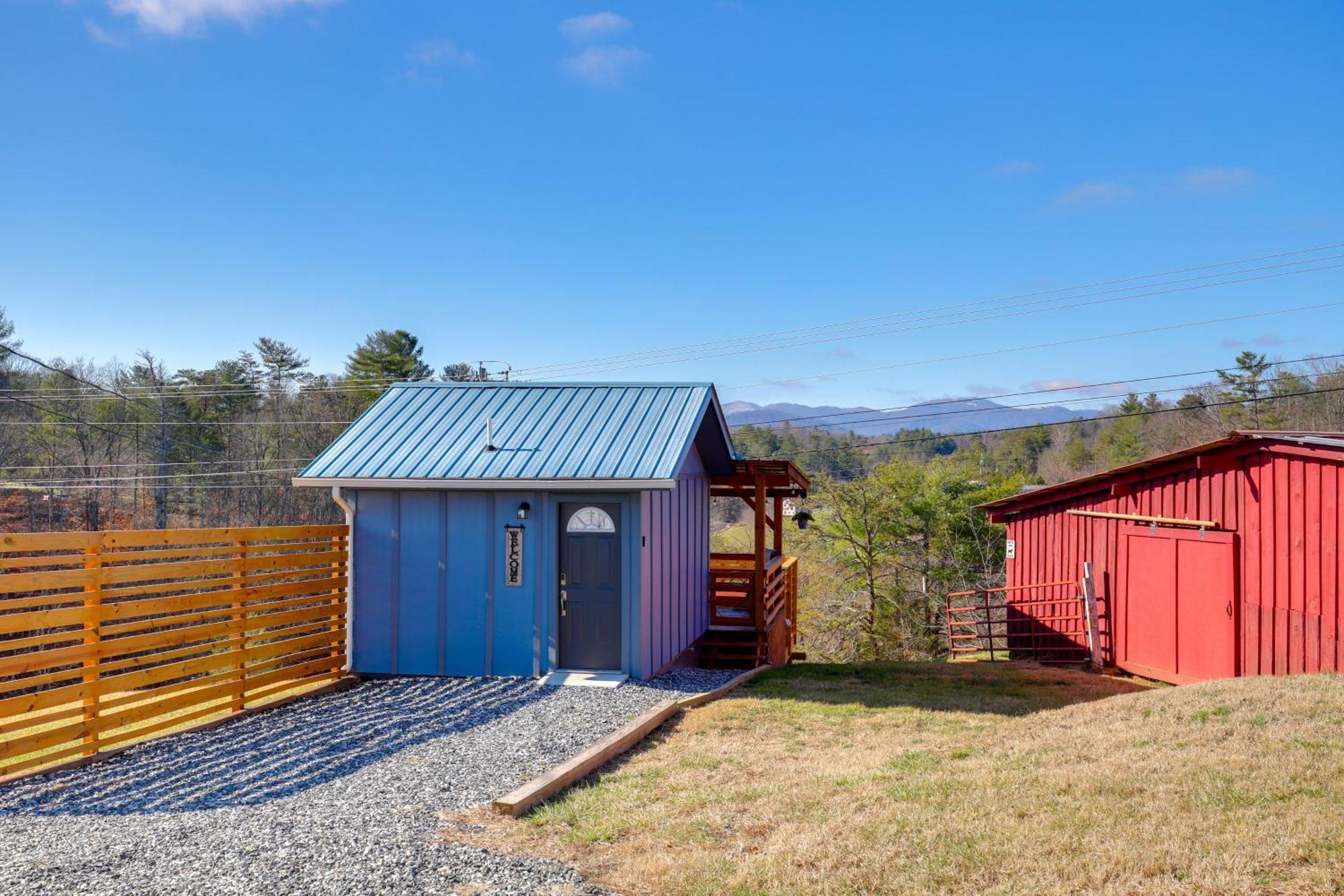 Marshall Studio With Loft, Hot Tub And Views! Eksteriør billede