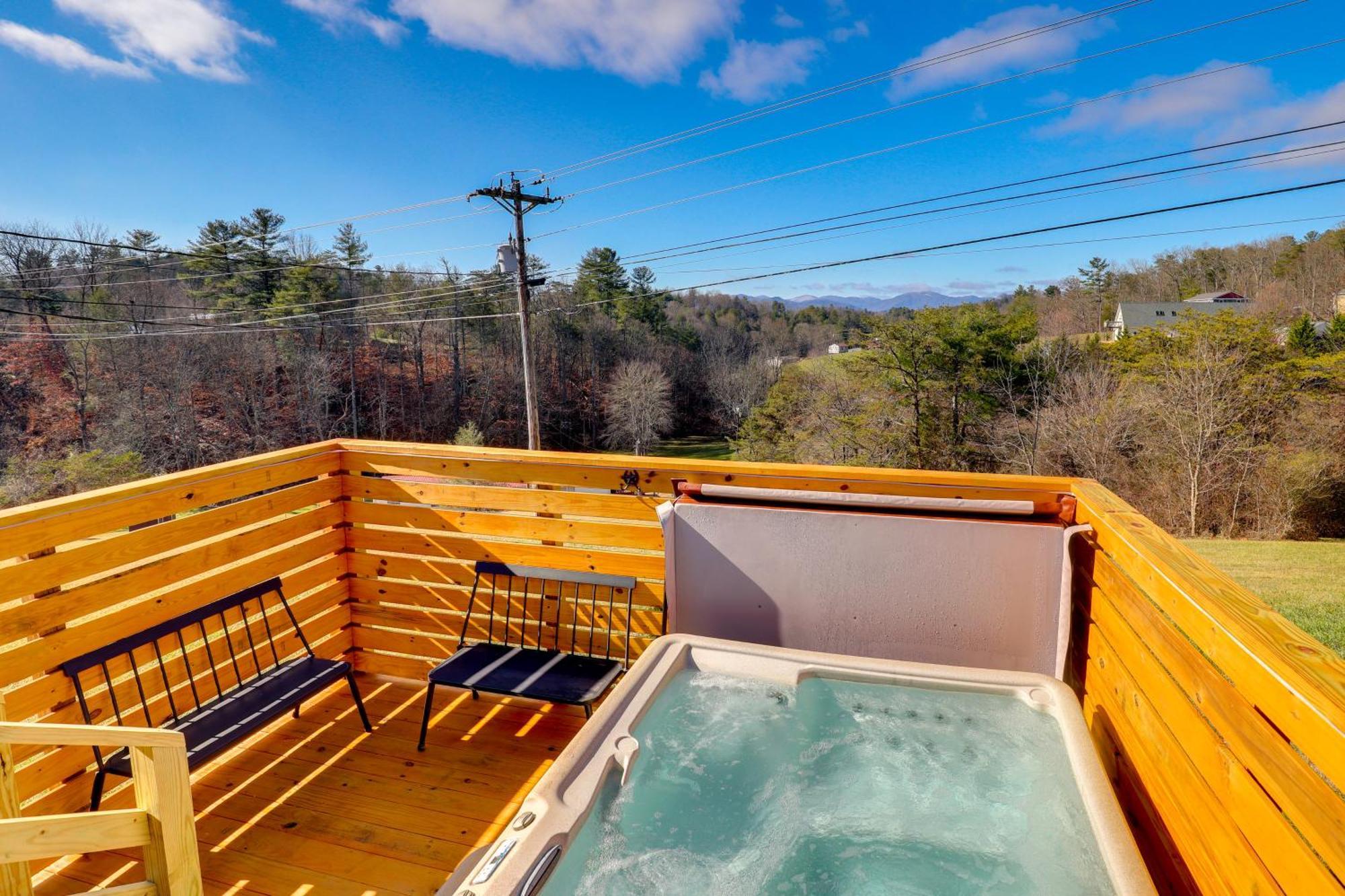 Marshall Studio With Loft, Hot Tub And Views! Eksteriør billede