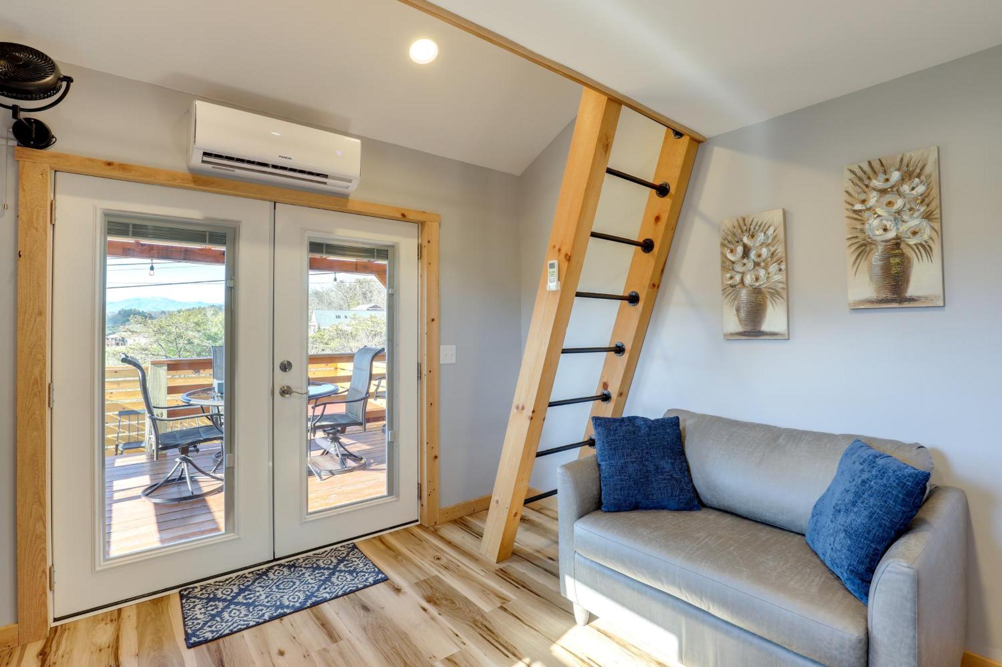 Marshall Studio With Loft, Hot Tub And Views! Eksteriør billede