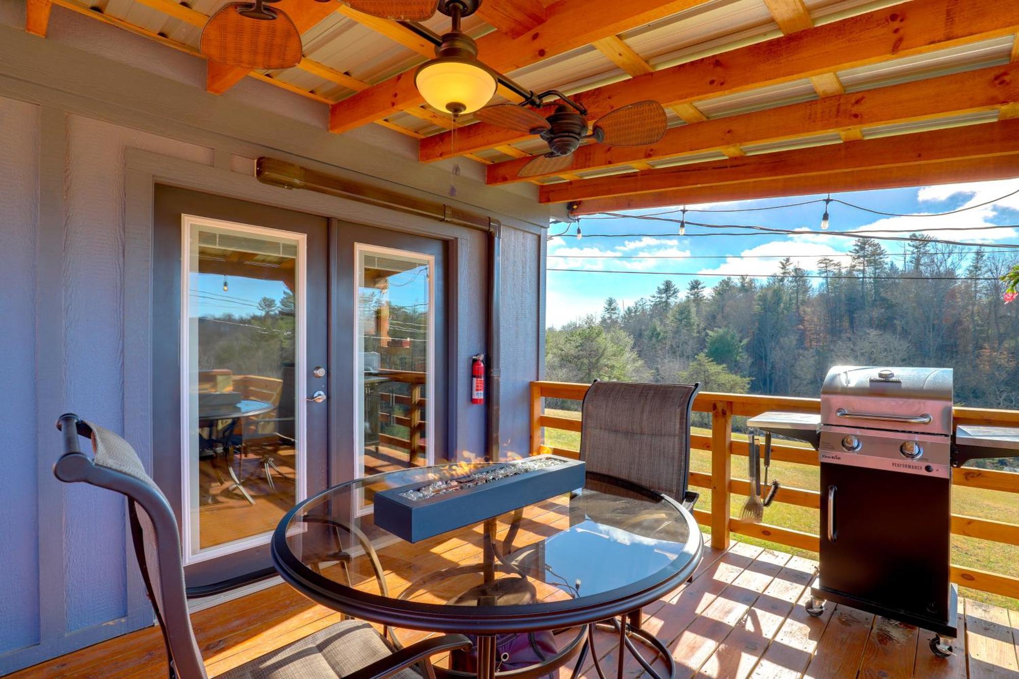 Marshall Studio With Loft, Hot Tub And Views! Eksteriør billede