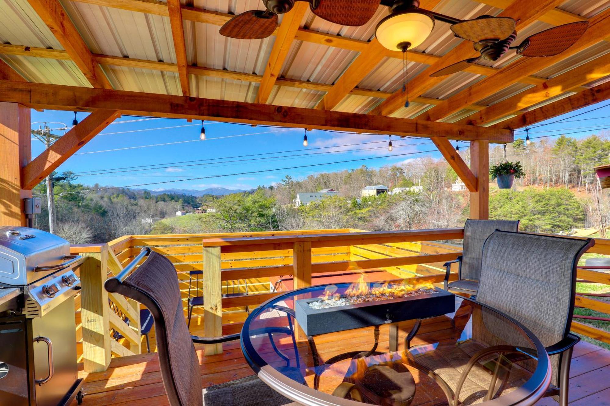 Marshall Studio With Loft, Hot Tub And Views! Eksteriør billede